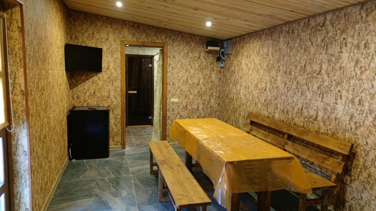 Дом С Бассейном И Сауной Villa Boryspilʼ Exterior foto