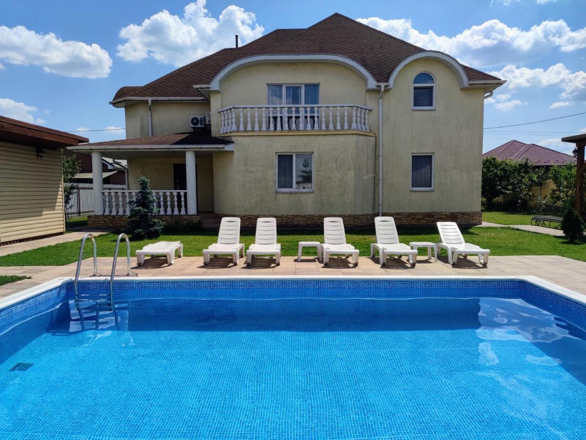 Дом С Бассейном И Сауной Villa Boryspilʼ Exterior foto